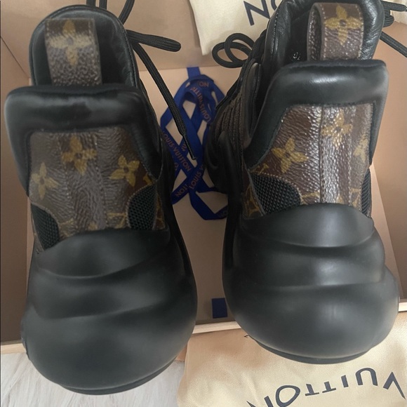 Louis Vuitton Archlight Sneaker - Picture 6 of 7